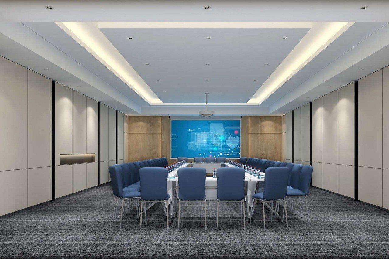 Radisson Airport 4*