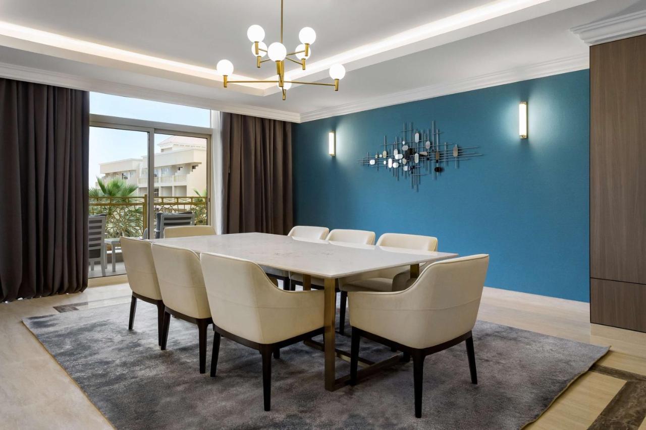 Radisson Airport 4*
