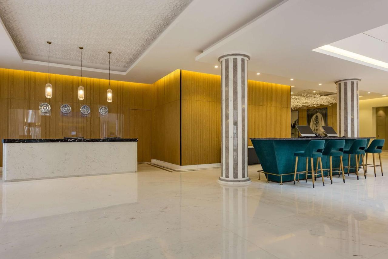 Hotel Radisson Airport 4*