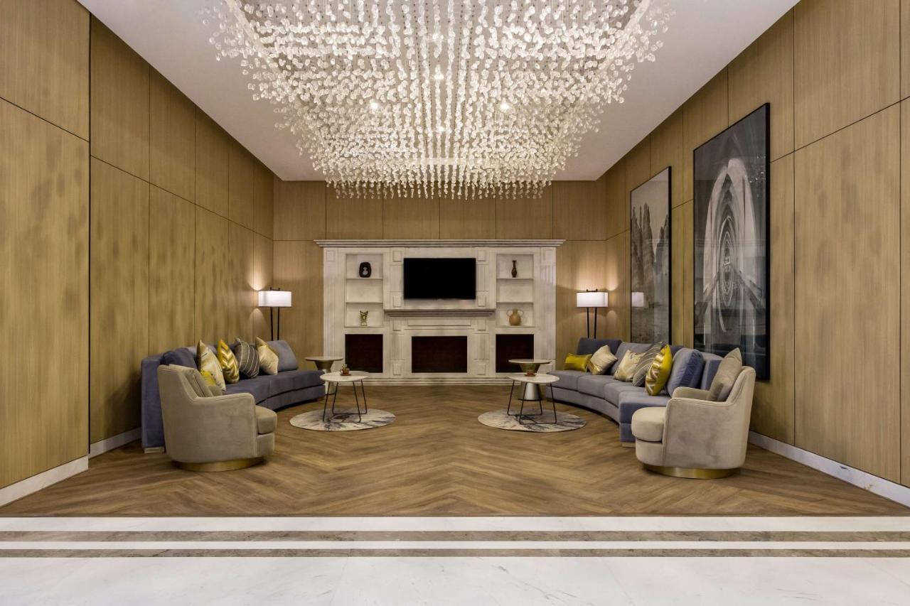 Radisson Airport 4*