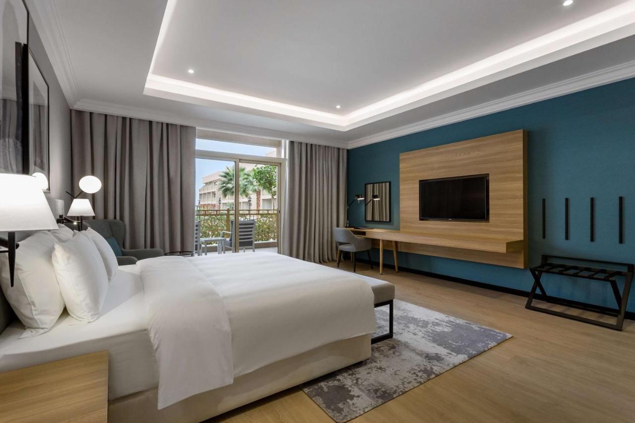 Hotel Radisson Airport 4*