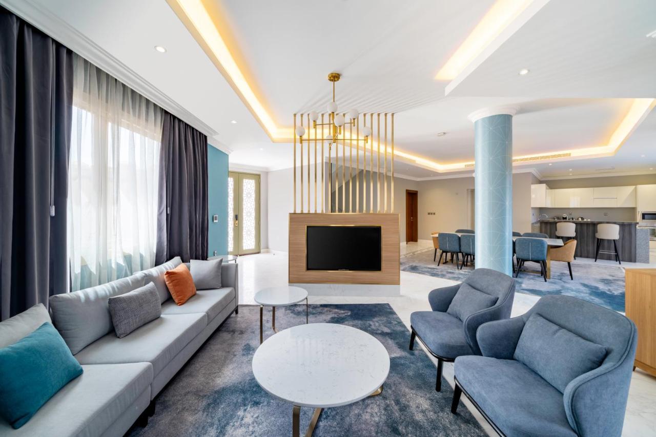 Radisson Airport 4*