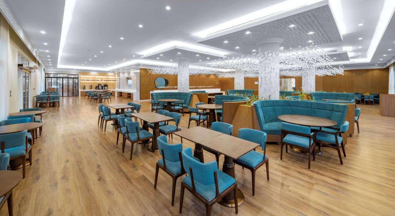 Radisson Airport Hotel 4*